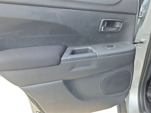 Used 2025 Mitsubishi Outlander Sport LE image 32