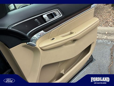 Used 2017 Ford Explorer Limited AWD/4WD image 16