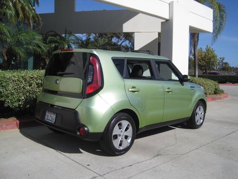 Used 2016 Kia Soul FWD image 8