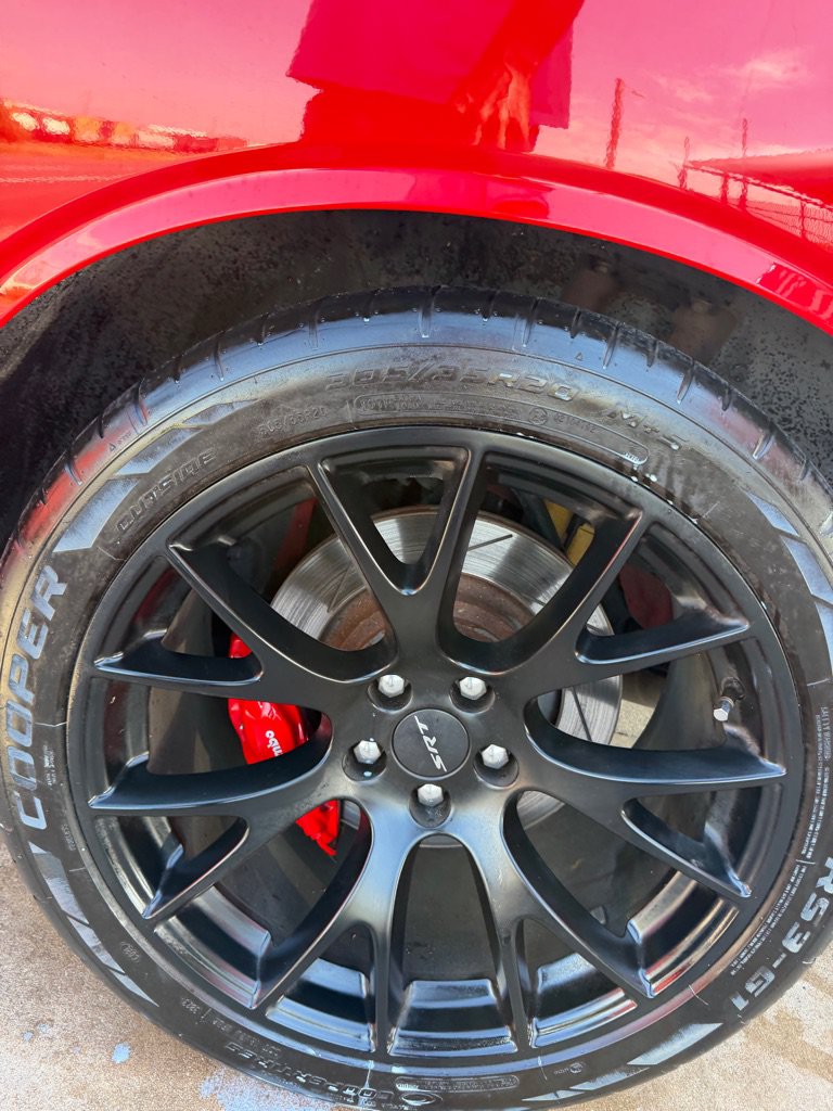 Used 2015 Dodge Challenger SRT Hellcat RWD image 31