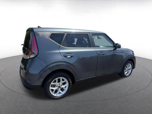 Used 2025 Kia Soul LX w/ LX Technology Package FWD image 15