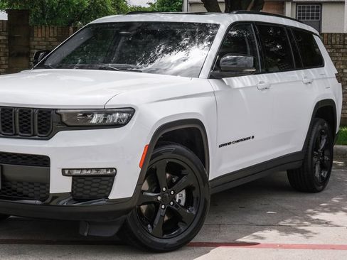 Used 2023 Jeep Grand Cherokee L Limited w/ Black Appearance Package RWD image 14