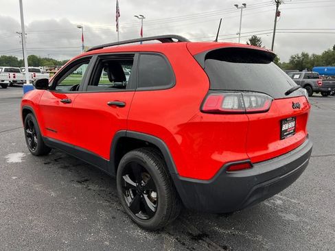 Used 2021 Jeep Cherokee Latitude Plus FWD image 5