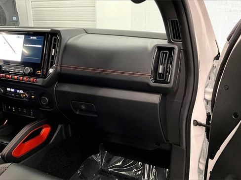 New 2025 Nissan Frontier PRO-4X w/ Pro Premium Package image 30