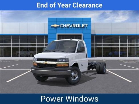 New 2025 Chevrolet Express 3500 Work Van w/ Power Convenience Package image 9