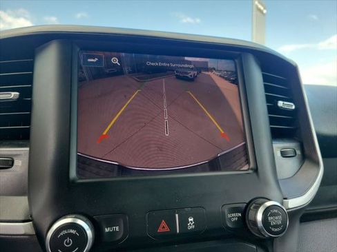 Used 2022 RAM 2500 Big Horn w/ Cold Weather Group AWD/4WD image 15