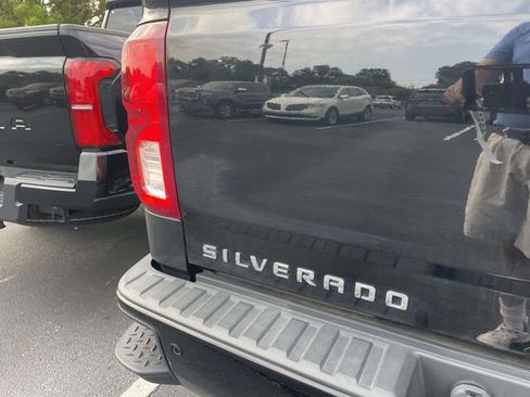 Used 2017 Chevrolet Silverado 1500 High Country AWD/4WD image 14