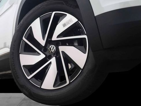 New 2026 Volkswagen Atlas SEL image 3