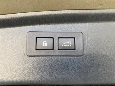 Used 2021 Subaru Outback Touring XT AWD/4WD image 8