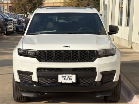 New 2025 Jeep Grand Cherokee L Altitude image 3