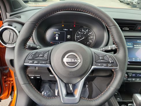 Used 2024 Nissan Kicks SR w/ SR Premium Package FWD image 17