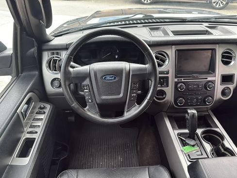 Used 2015 Ford Expedition XLT w/ Equipment Group 202A RWD image 30