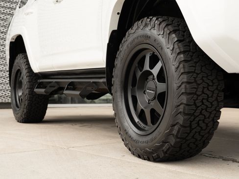 Used 2023 Toyota 4Runner TRD Off-Road Premium w/ Off Road Premium Plus Package AWD/4WD image 33
