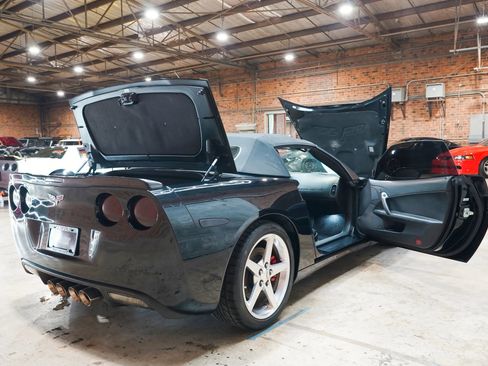 Used 2005 Chevrolet Corvette Convertible w/ Preferred Equipment Group RWD image 29