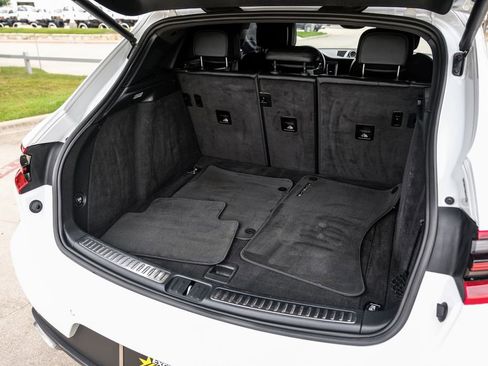 Used 2018 Porsche Macan AWD/4WD image 58