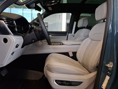 New 2026 Jeep Grand Wagoneer Summit AWD/4WD image 11
