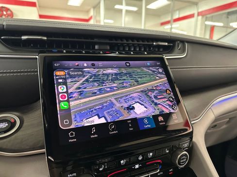 Certified 2022 Jeep Grand Cherokee Overland AWD/4WD image 27
