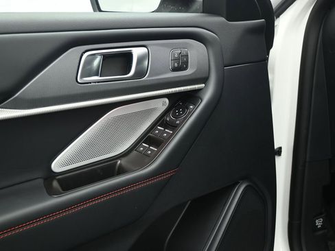 New 2026 Ford Explorer ST image 9