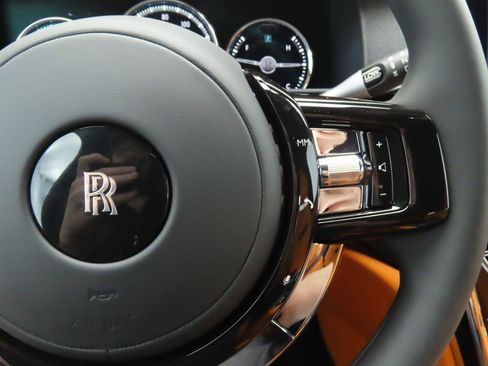 Certified 2023 Rolls-Royce Cullinan w/ Cullinan Package image 12