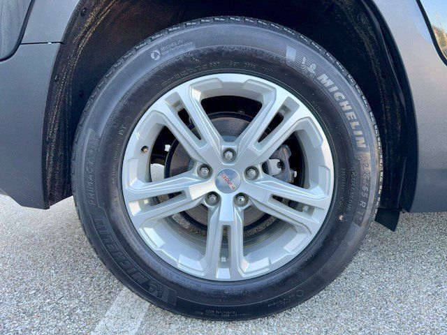 Used 2021 GMC Terrain SLE w/ Driver Convenience Package FWD image 31