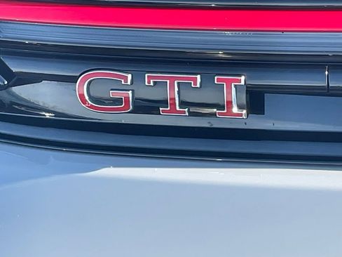 Used 2025 Volkswagen GTI SE image 9