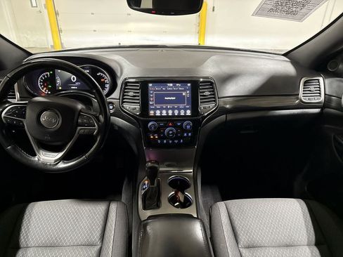 Used 2020 Jeep Grand Cherokee Laredo w/ Security & Convenience Group AWD/4WD image 10