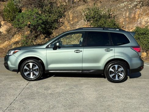 Used 2017 Subaru Forester 2.5i Premium w/ All-Weather Package AWD/4WD image 2