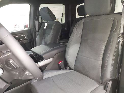 New 2026 RAM 2500 Big Horn AWD/4WD image 17