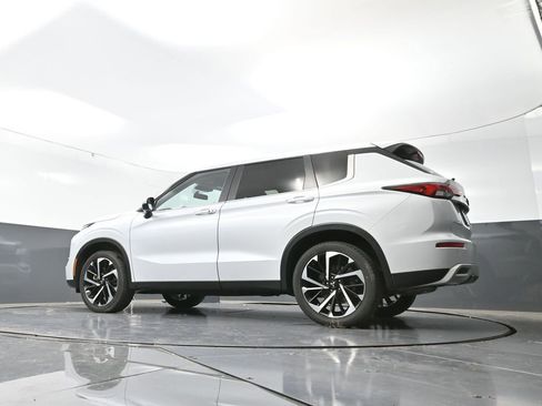Used 2024 Mitsubishi Outlander SE image 55