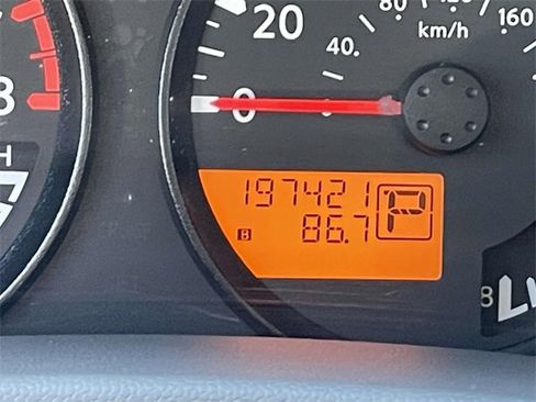 Used 2012 Nissan Frontier SV image 22