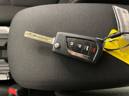 Used 2022 Toyota Corolla LE image 27