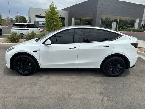 Used 2023 Tesla Model Y Long Range AWD/4WD image 12