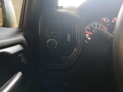 Used 2024 Chevrolet Silverado 1500 Custom image 13