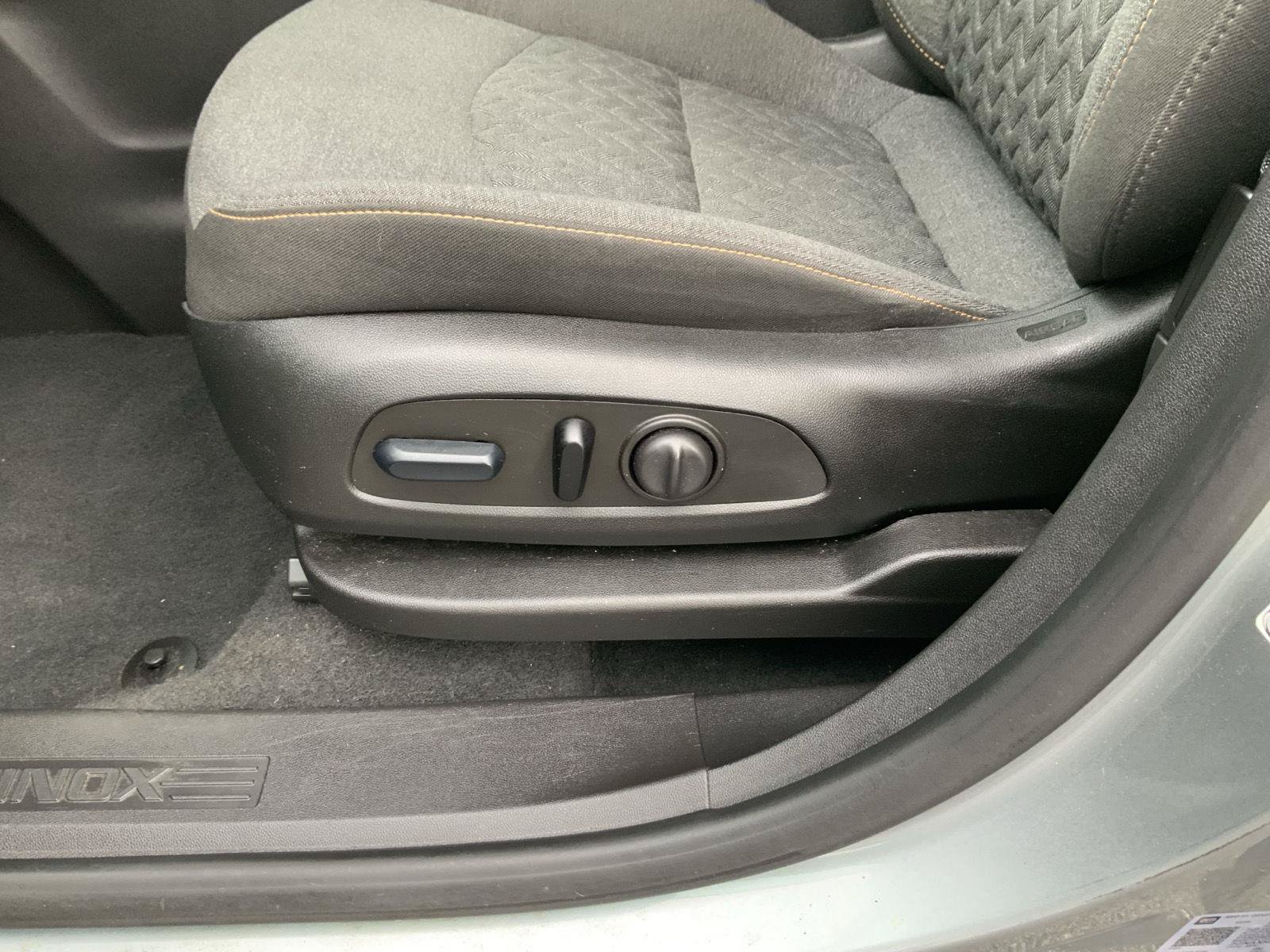 Used 2024 Chevrolet Equinox LT FWD image 21