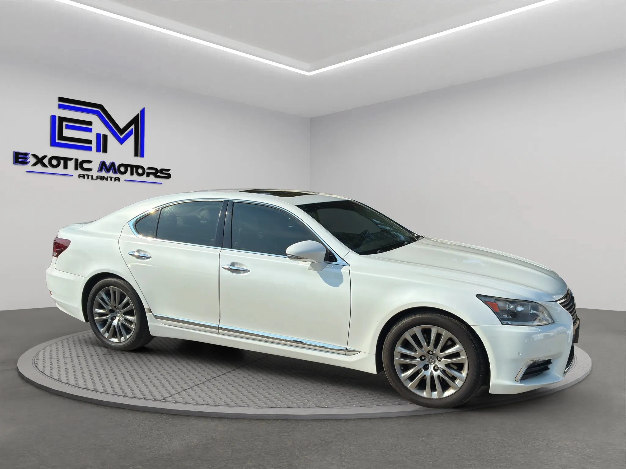 Used 2013 Lexus LS 460 AWD w/ Comfort Pkg image 7