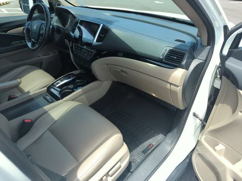 Used 2017 Honda Pilot Touring image 37