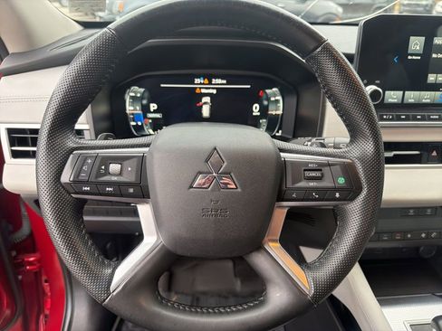 Used 2024 Mitsubishi Outlander SEL image 16