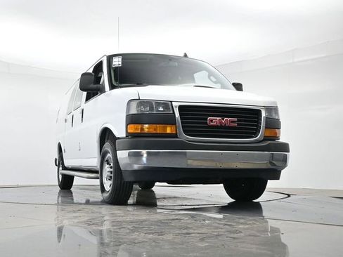 Used 2023 GMC Savana 2500 w/ Driver Convenience Package image 31