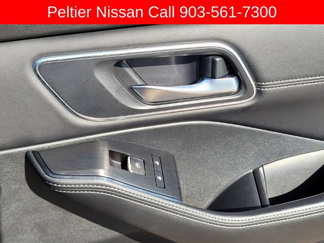 Used 2024 Nissan Rogue Platinum w/ Platinum Premium Package AWD/4WD image 12