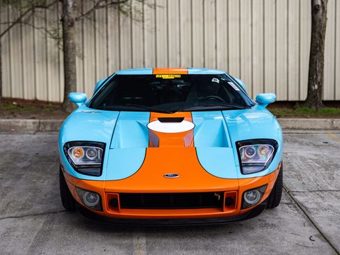 Used 2006 Ford GT RWD image 5