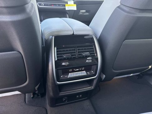 New 2026 BMW X5 M60i image 17