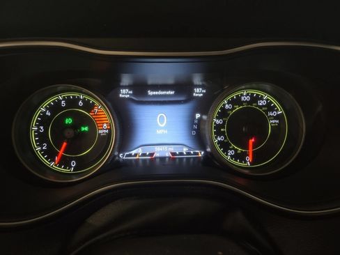 Used 2020 Jeep Cherokee Trailhawk AWD/4WD image 11