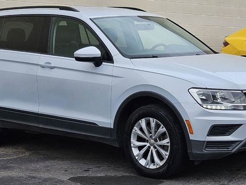 Used 2018 Volkswagen Tiguan S w/ 3rd Row Seat Package AWD/4WD image 7