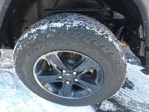 Used 2023 Jeep Wrangler Altitude image 33