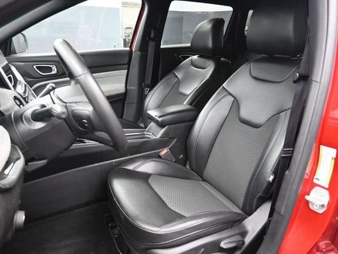 Used 2024 Jeep Compass Latitude AWD/4WD image 16