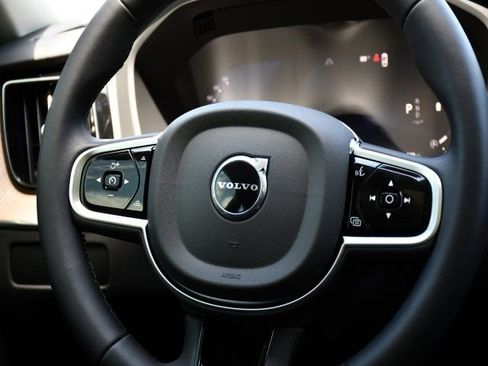 New 2026 Volvo XC60 B5 Plus w/ Protection Package Premier AWD/4WD image 20