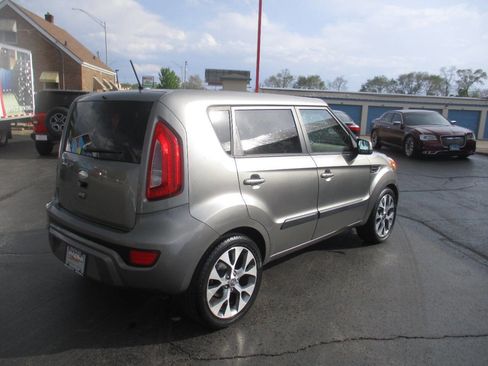 Used 2013 Kia Soul ! FWD image 7