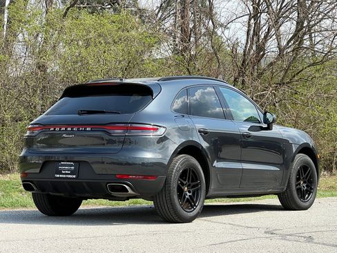 Certified 2020 Porsche Macan image 6