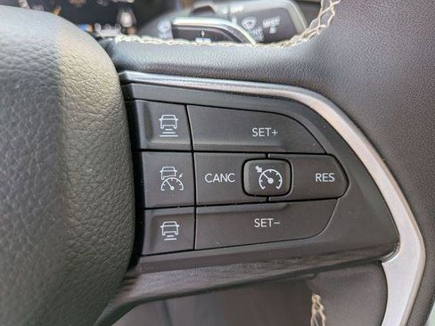 Certified 2024 Jeep Grand Cherokee L Laredo image 19