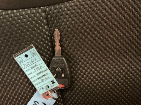Used 2016 Jeep Wrangler Unlimited Sport AWD/4WD image 30